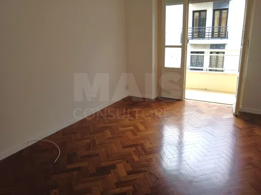 Excelente Apartamento T2 Ajuda