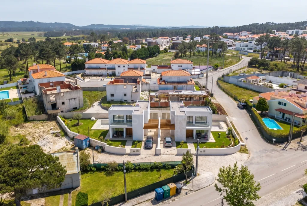Moradia T3 (3 Suítes) com piscina e jardim - Salir do Porto