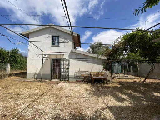 Moradia T2 com terreno de 1500 m2 no Sarzedo, Arganil