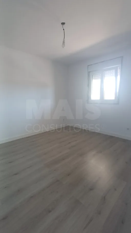 Moradia Modelar Como Nova T2 no Parque Verde