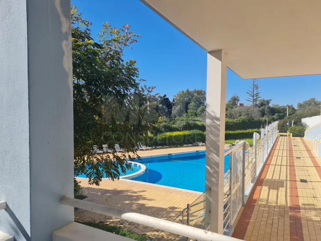 Apartamento T2 com piscina a poucos minutos a pé da praia dos 3 Irmãos