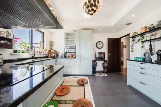 Propriedade com 7240m2 | Duas habitações | Piscina | Garagem | Anexos | Carvalhal-Bombarral