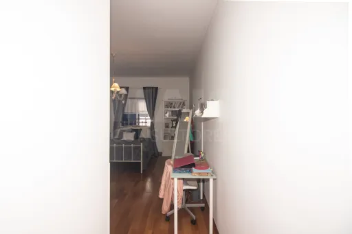 Apartamento T4 no Carregado