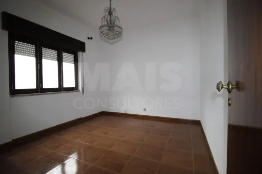 2 Bedroom House In Olhalvo (Alenquer)