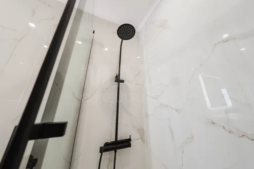 Moradia Geminada T3, Totalmente Remodelada