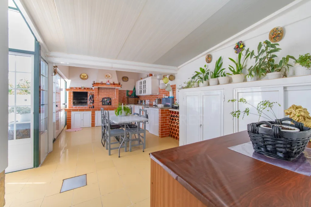 Moradia T3+1 com Garagem no Carregado