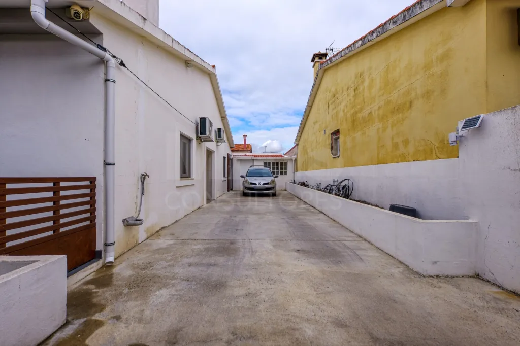 Moradia T3 Remodelada, Pronta a Habitar, com Ginásio, Anexo e Jardim