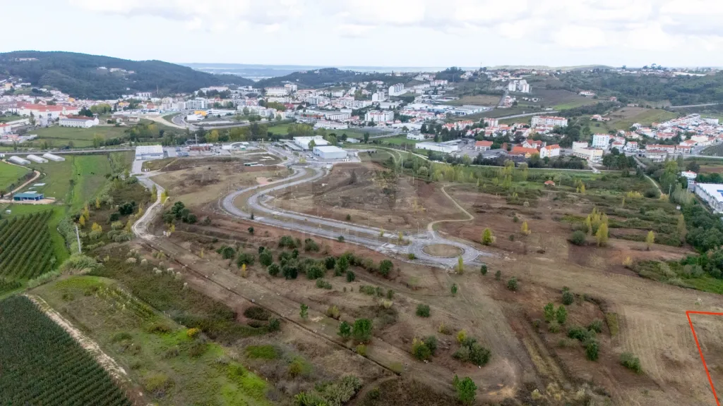 Nova Alcobaça- Lote de terreno para construção de prédio