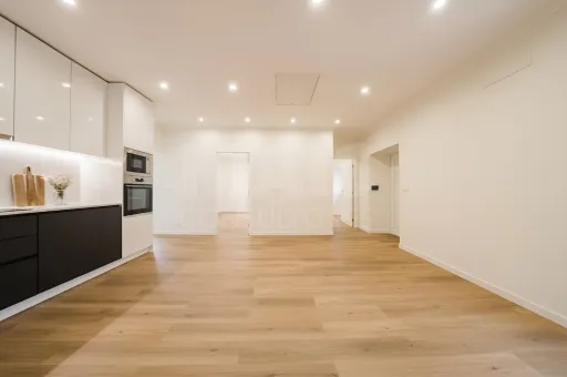Moradia Geminada T3, Totalmente Remodelada