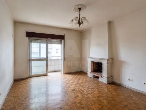Apartamento T3 em Feijó, Almada