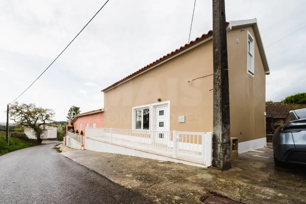 Moradia T2 Remodelada na Laranjeira