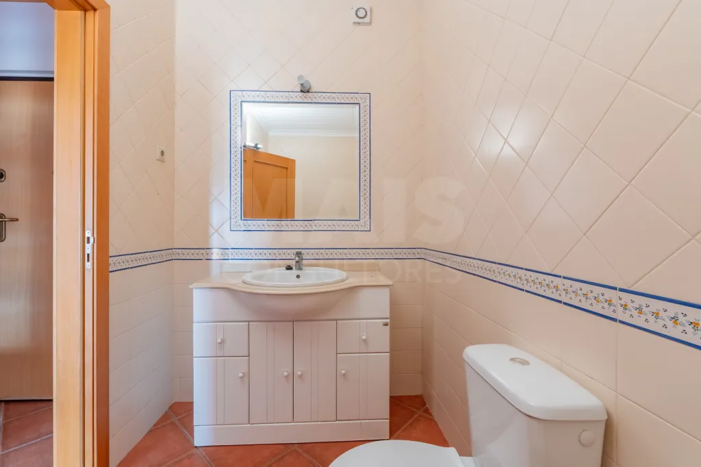 Apartamento T2 em Salvaterra de Magos com elevador, parqueamento e arrecadação