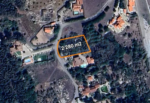Terreno com 2 280m² em Cezaredas – Oportunidade Única!