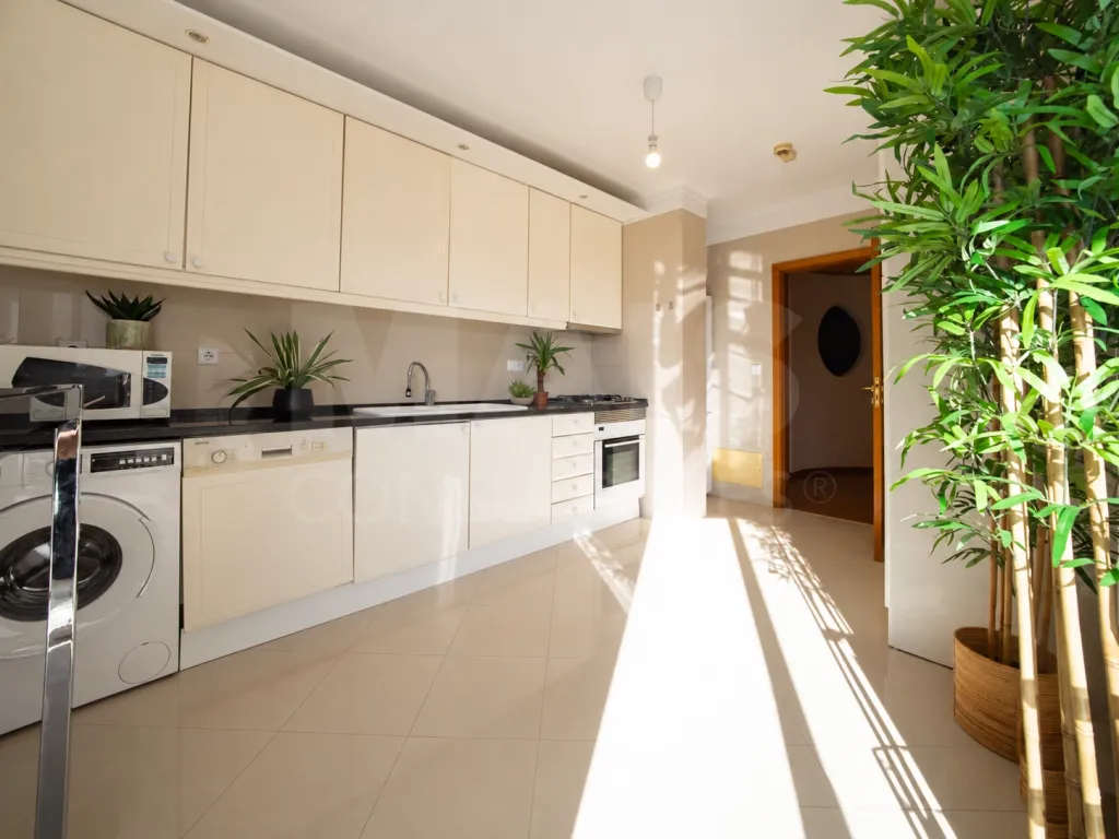 T2+1 em Condomínio Privado | 167 m² | 2 Lugares de Garagem | Jardim do Torel
