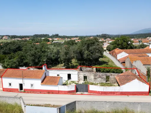 SPACE, PRIVACY, AND VERSATILITY | A HOME WITH OVER 300 m² IN TURQUEL