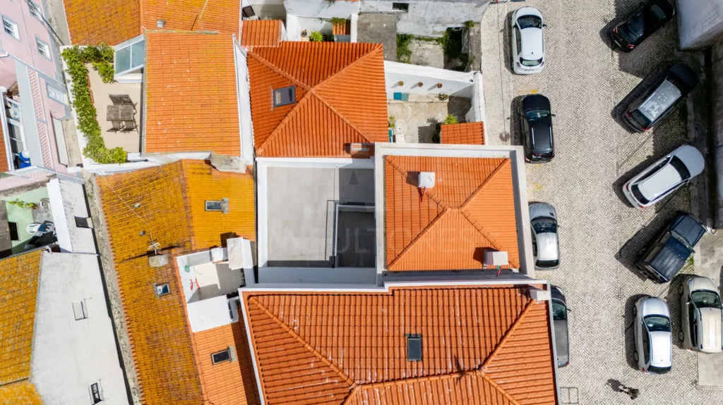 T1 novo com terraço no centro de Peniche