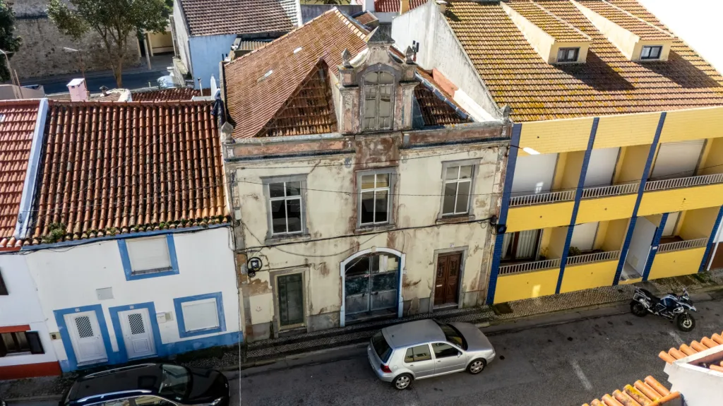 INVESTIMENTO: Prédio com projeto aprovado para 8 Apartamentos