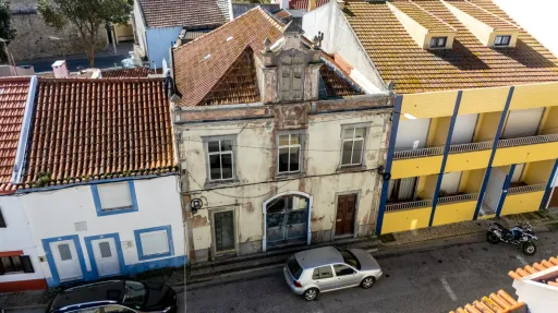 INVESTIMENTO: Prédio com projeto aprovado para 8 Apartamentos