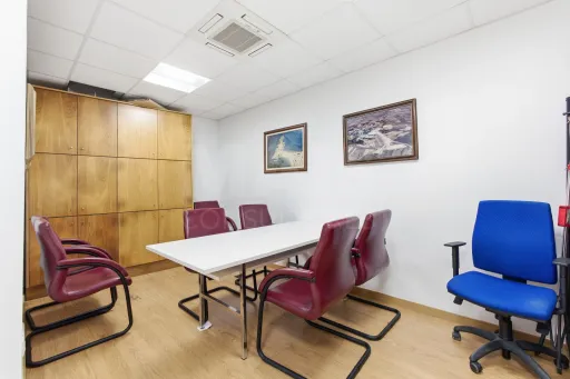 Prédio com 3 frações no centro de Peniche