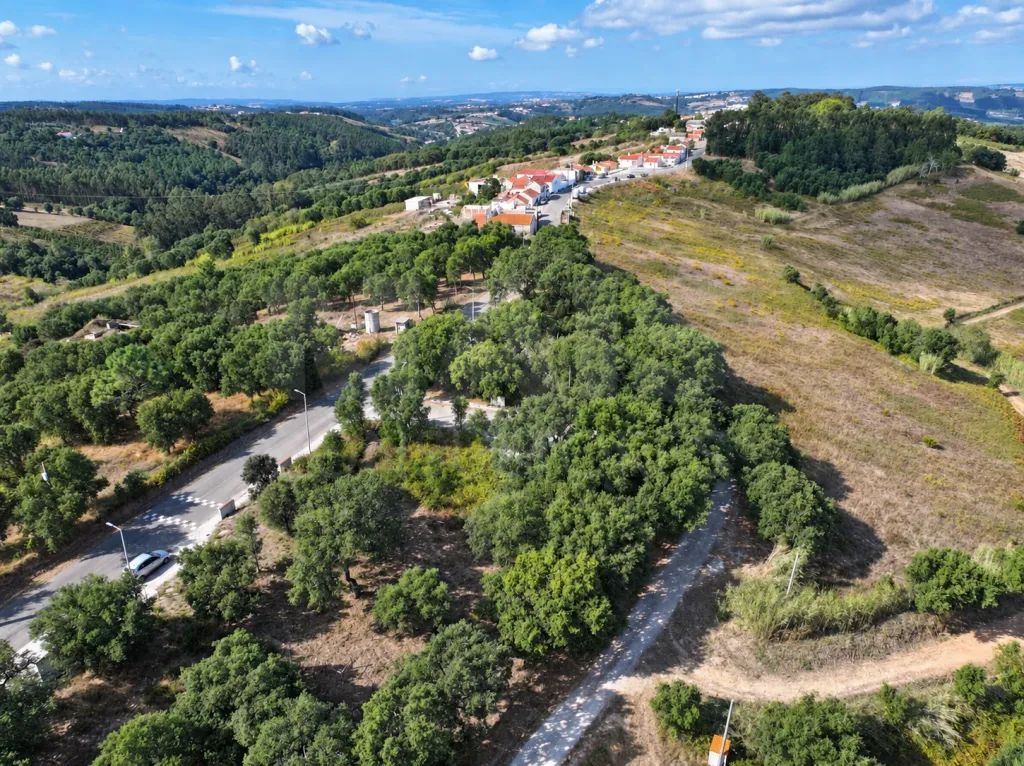 Lote Urbano de 607m2 para Moradia | A-dos-Negros, Óbidos