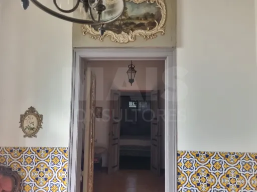 Moradia T4 com piscina, no centro da  Concavada em Abrantes