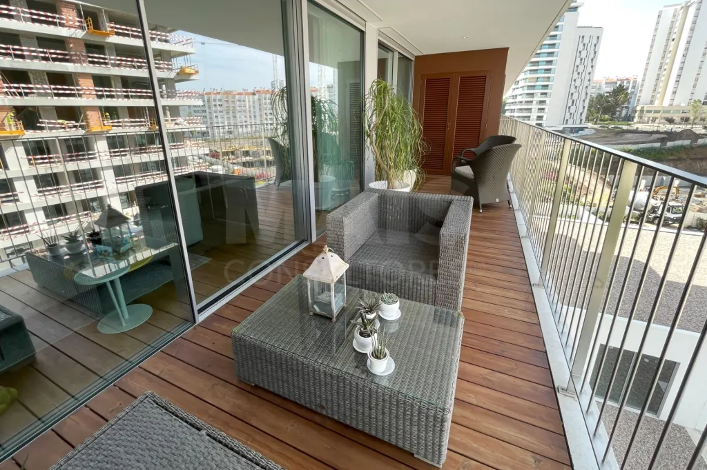 2 bedroom Lotus Living apartment in Rua Coronel José Núncio