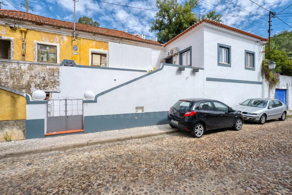 Moradia T3 renovada centro de Coruche