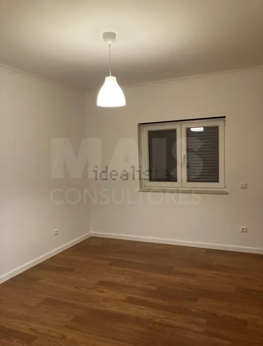 Moradia  T3 Independente na Vermelha