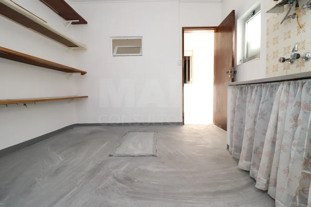 2-Bedroom Ground-Floor Apartment with Patio in Porto Alto