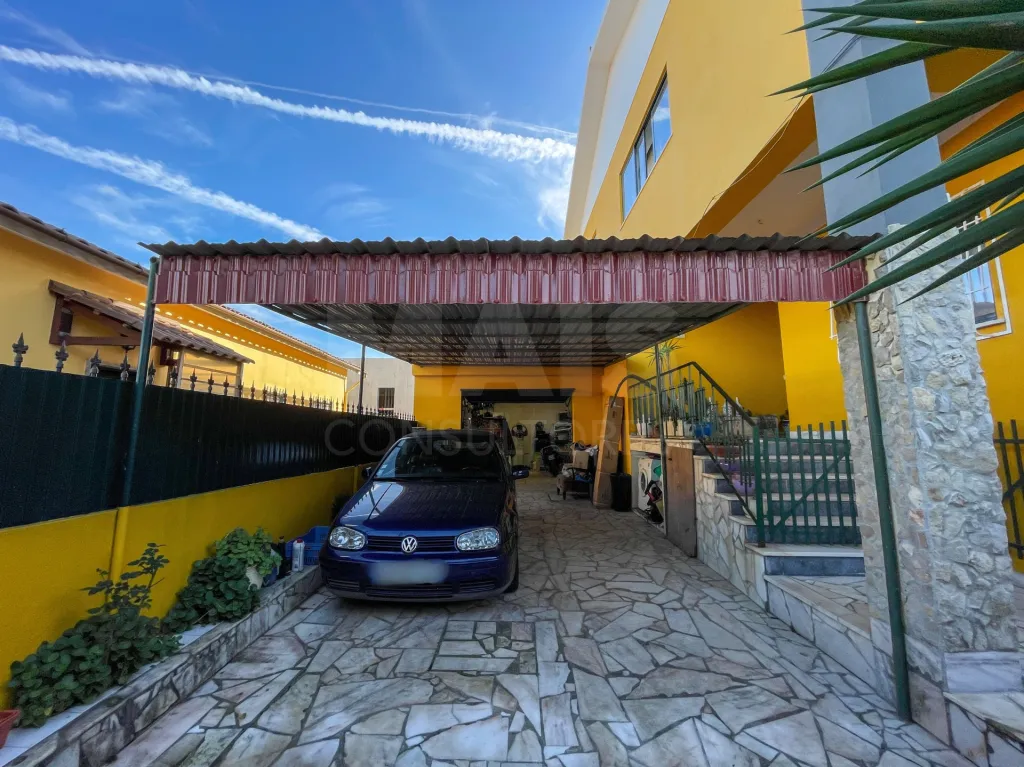 Moradia T4 em Alcabideche, Cascais – Conforto, Sustentabilidade e Espaço