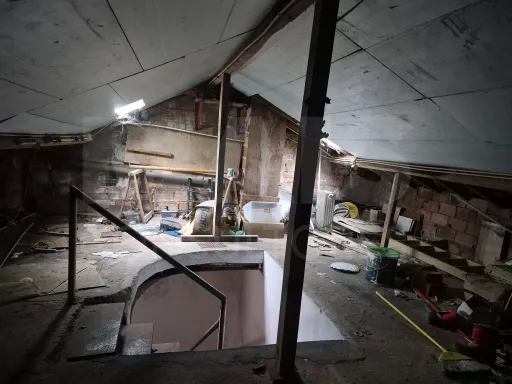 Oportunidade de Investimento em Vialonga – Moradia T2 para Remodelação