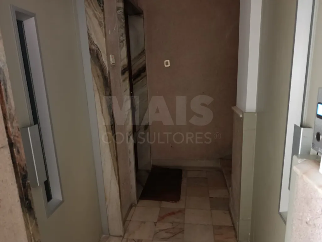 T2 em Carnide - Conforto, Luz e localização privilegiada.