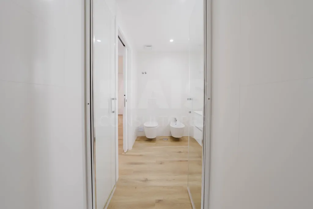 Apartamento T2 na Nazaré c/ 2 lugares de garagem