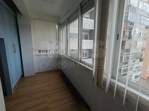 Renovated 3-bedroom apartment in São Domingos de Benfica