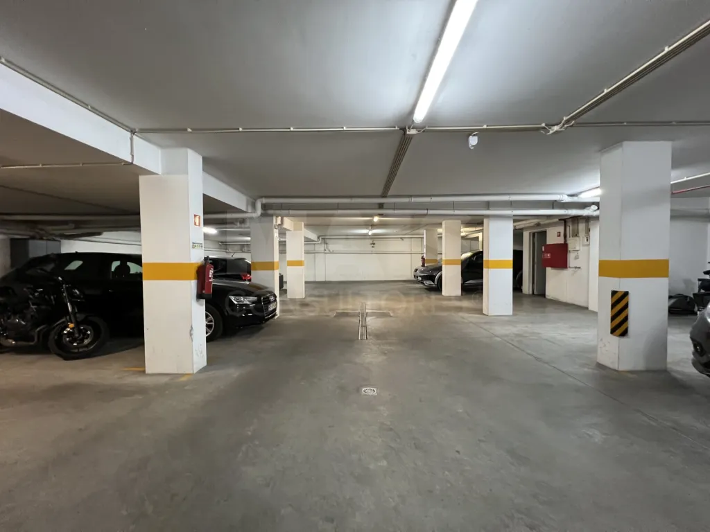 T2 com 3 Varandas e Parqueamento - Montijo