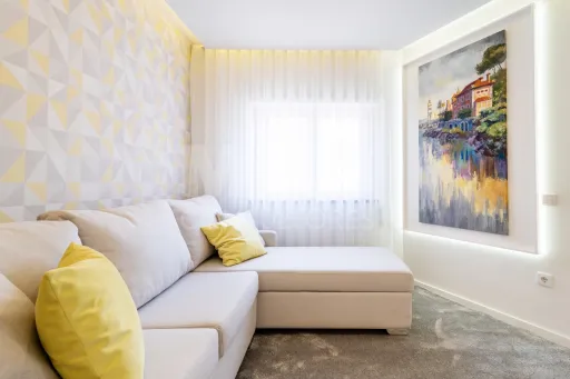 T2 furnished and equipped with balcony - Cascais center