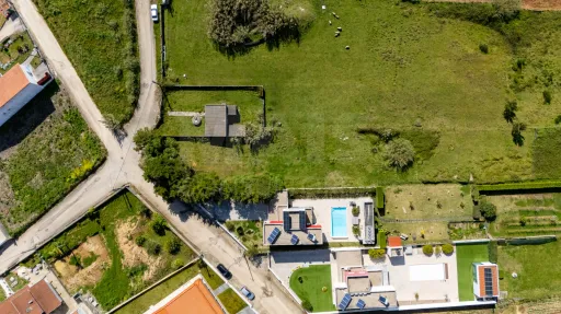 Terreno com 3200m2 e projeto aprovado para moradia térrea