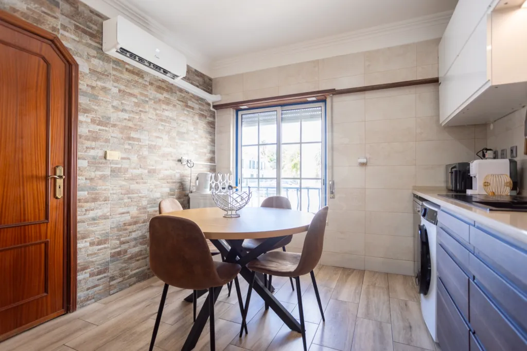 Apartamento T3 com arrecadação em Samora Correia