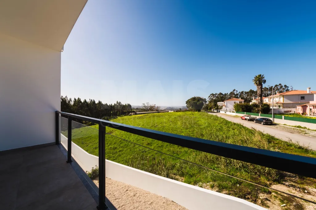 Moradia T3+1 | Piscina | Garagem | Caldas da Rainha