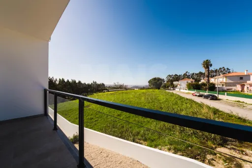 Moradia T3+1 | Piscina | Garagem | Caldas da Rainha