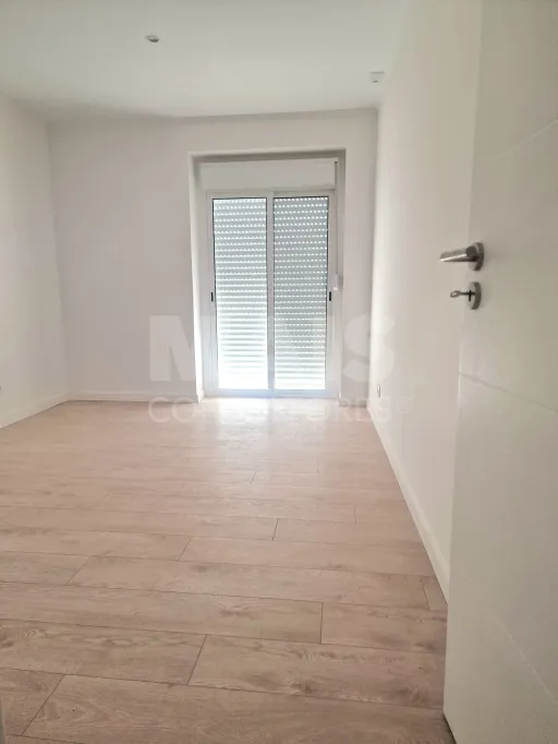 Excellent refurbished 3-bedroom apartment