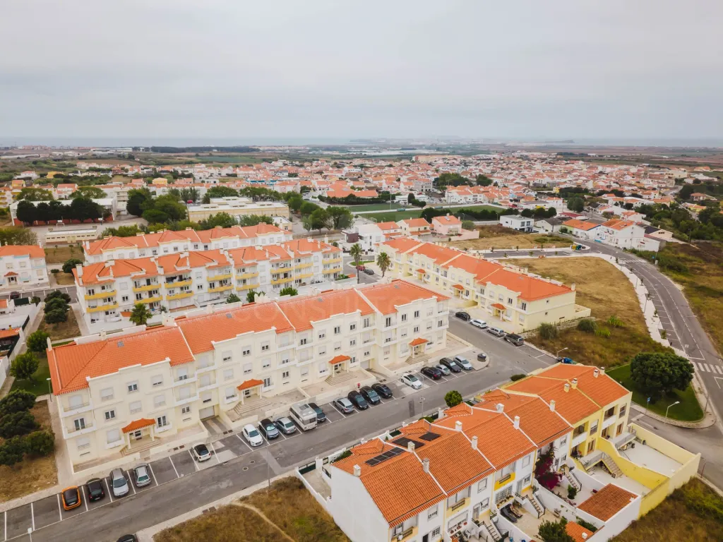 Terreno para construção em Atouguia da Baleia | Uma oportunidade para construir o seu próximo projeto!