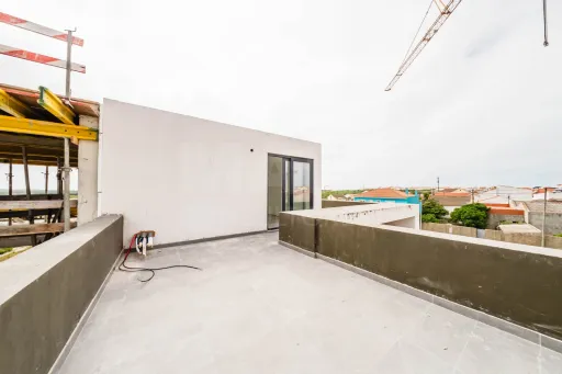Moradia T3 em Ferrel com Piscina