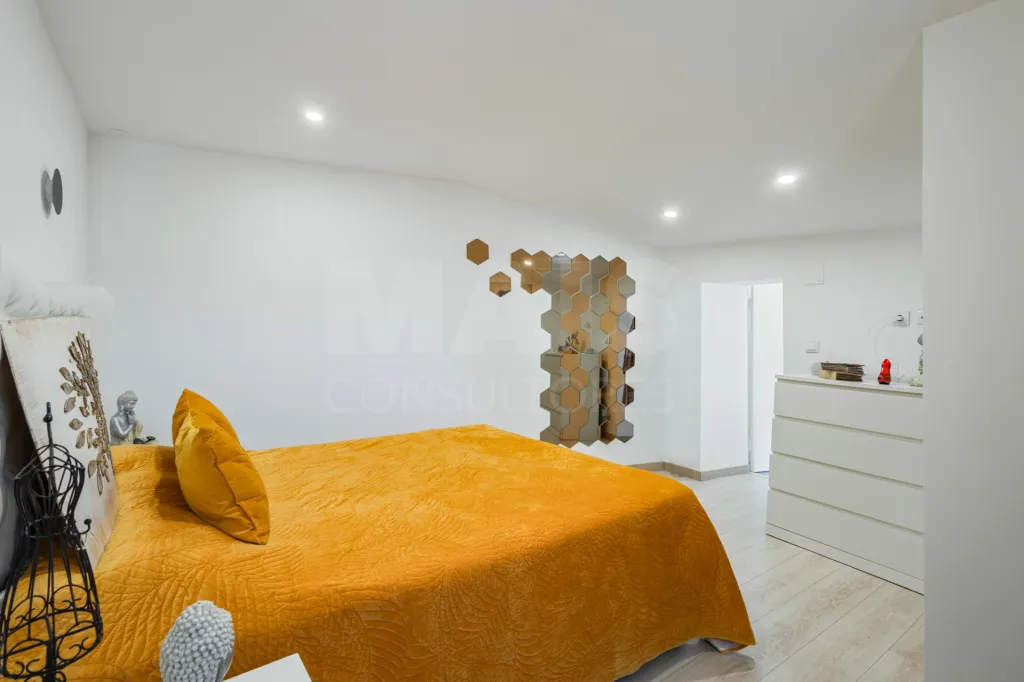 🏡 Encantadora Moradia Centenária T2 com Terraço