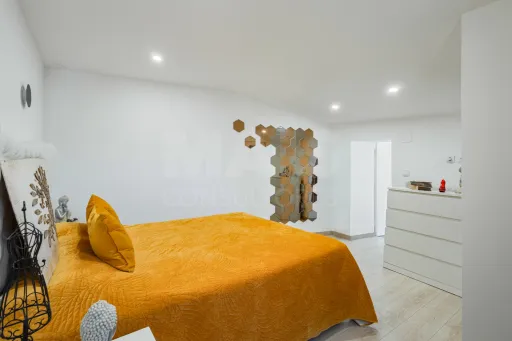 🏡 Encantadora Moradia Centenária T2 com Terraço