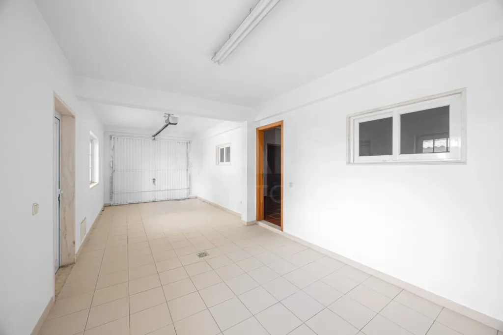 Moradia T5 com vista privilegiada em Alenquer