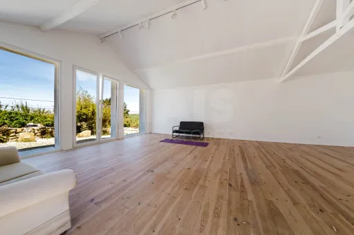 Imóvel com Vista Mar e Elevado Potencial Turístico a Minutos das Praias de Peniche