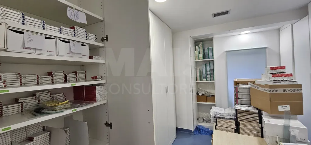 Armazém ou Escritório Serviços em Alfragide com 100m2