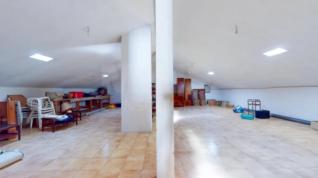 Moradia T5, na calhandriz com piscina