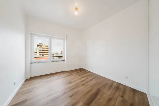 Apartamento T2 com Parqueamento em localização central – Caldas da Rainha
